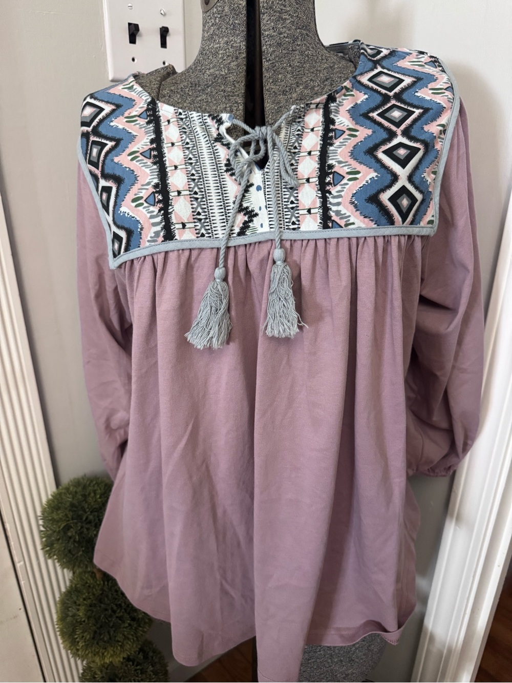 Women’s Easel Boho Aztec Pattern Tassel Peasant Top - Dusty Mauve Large